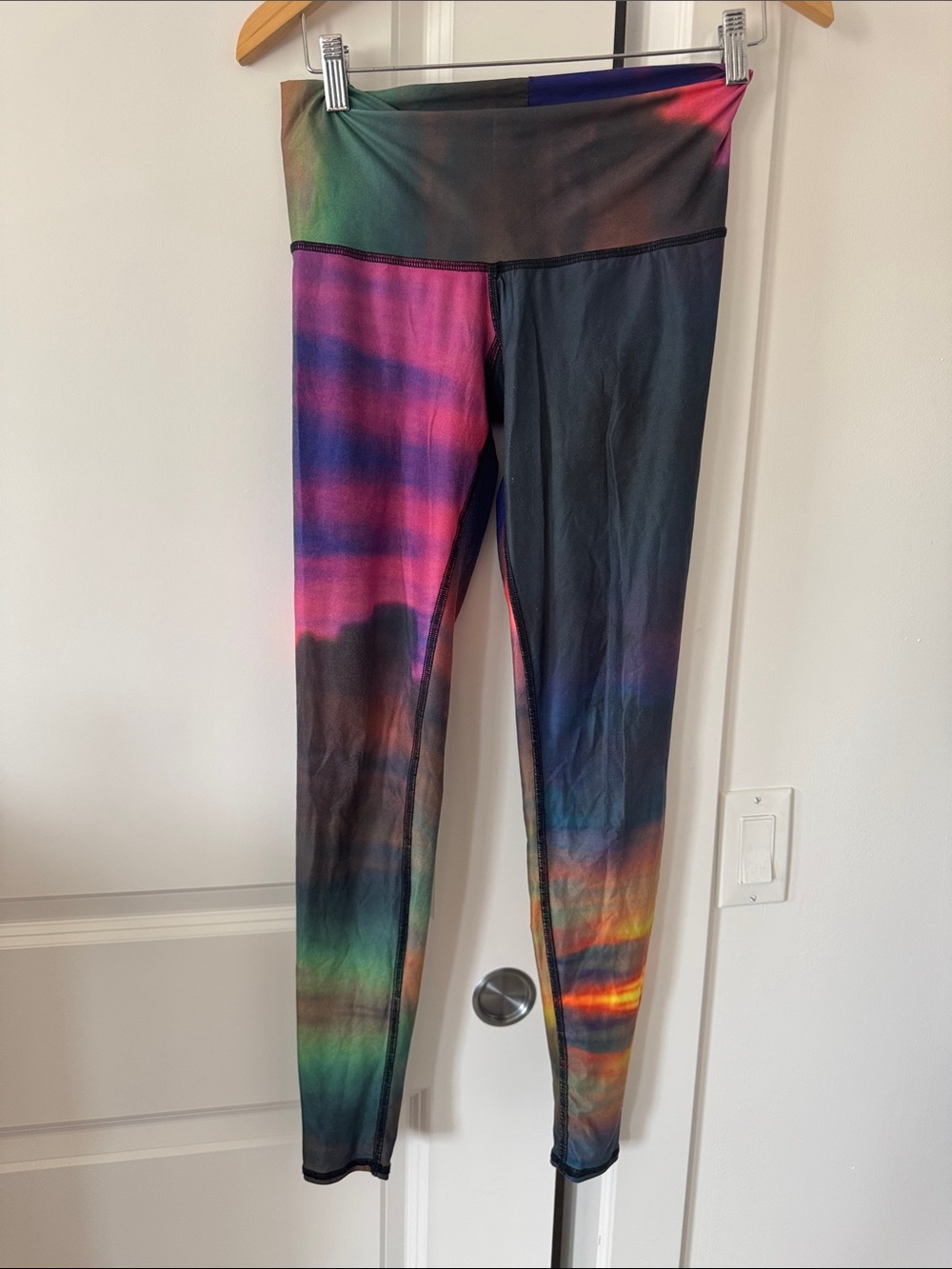 Teeki Clouds Hot Pant Leggings size Small